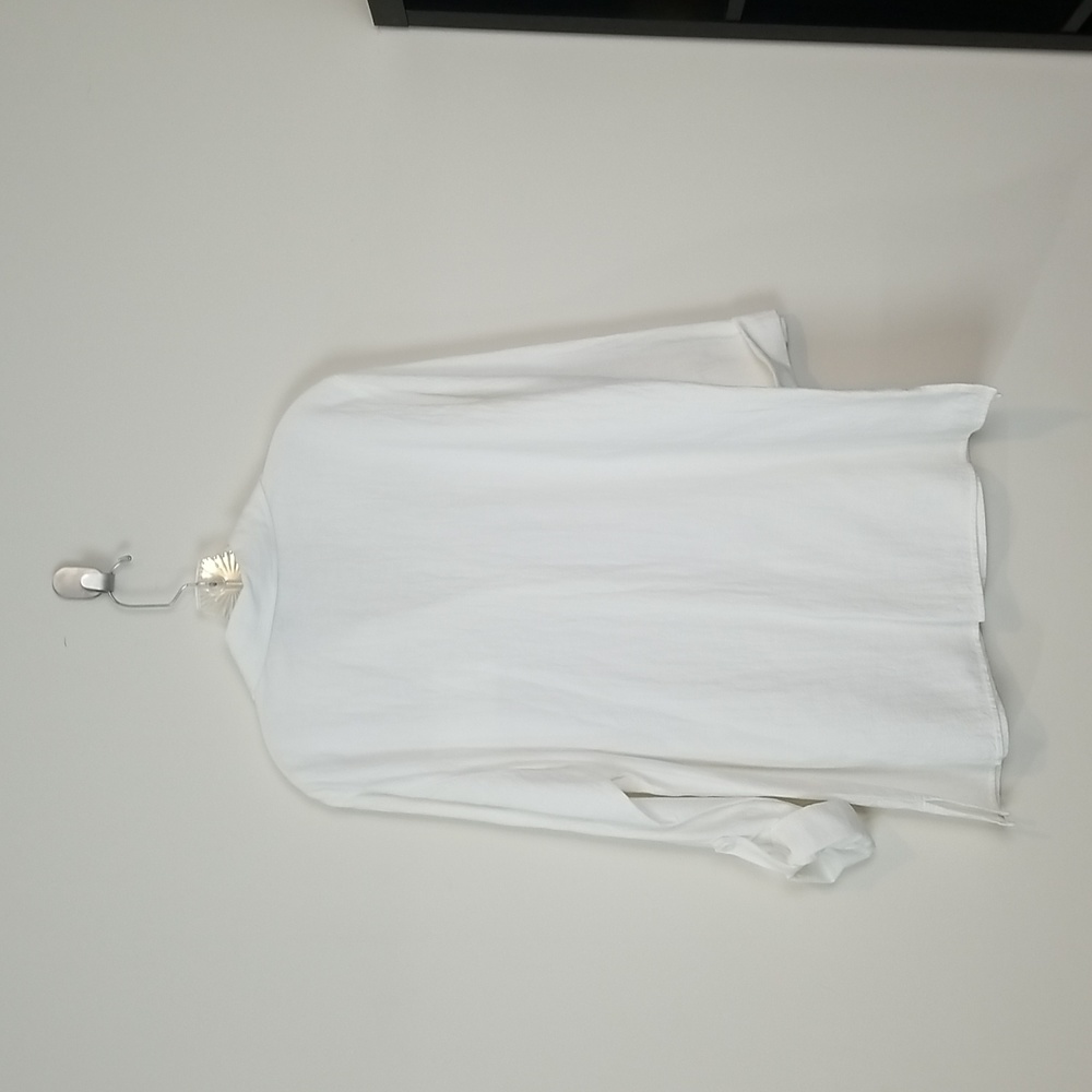 CHICO'S Textured White V-Neck Roll Tab Blouse with Pocket - Picture 5 of 13
